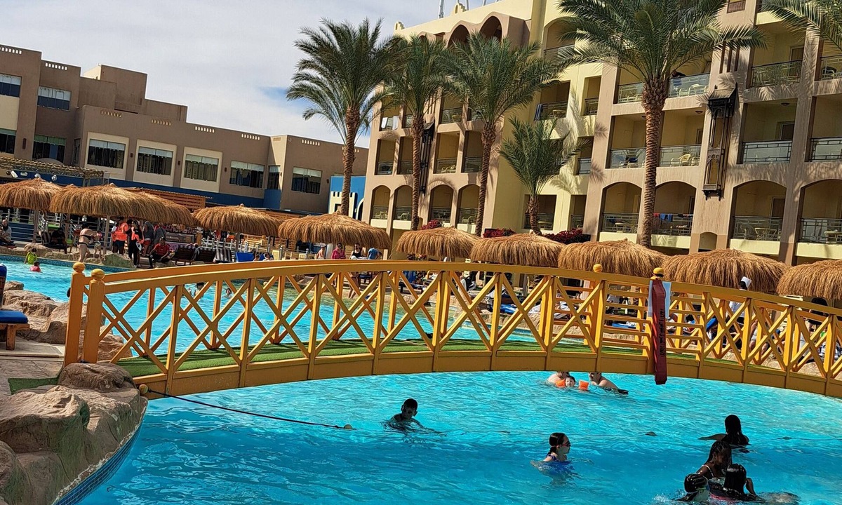 Al Ahyaa Apartment | beach front 2-bedroom apartment at al karama resort aqua park at hurghada