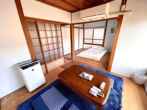 Beppu House | BLUE HOUSE - Traditional Home - 5min, Beach, Bus, Train