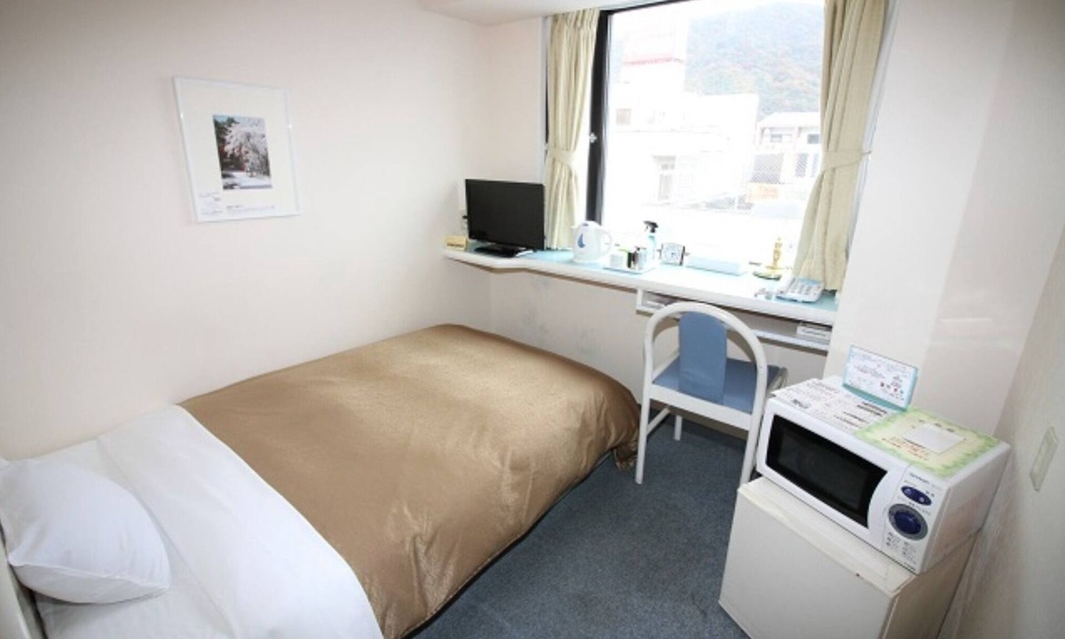 Mihara Hotel | Breakfast included Nonsmoking single room/Mihara Hiroshima