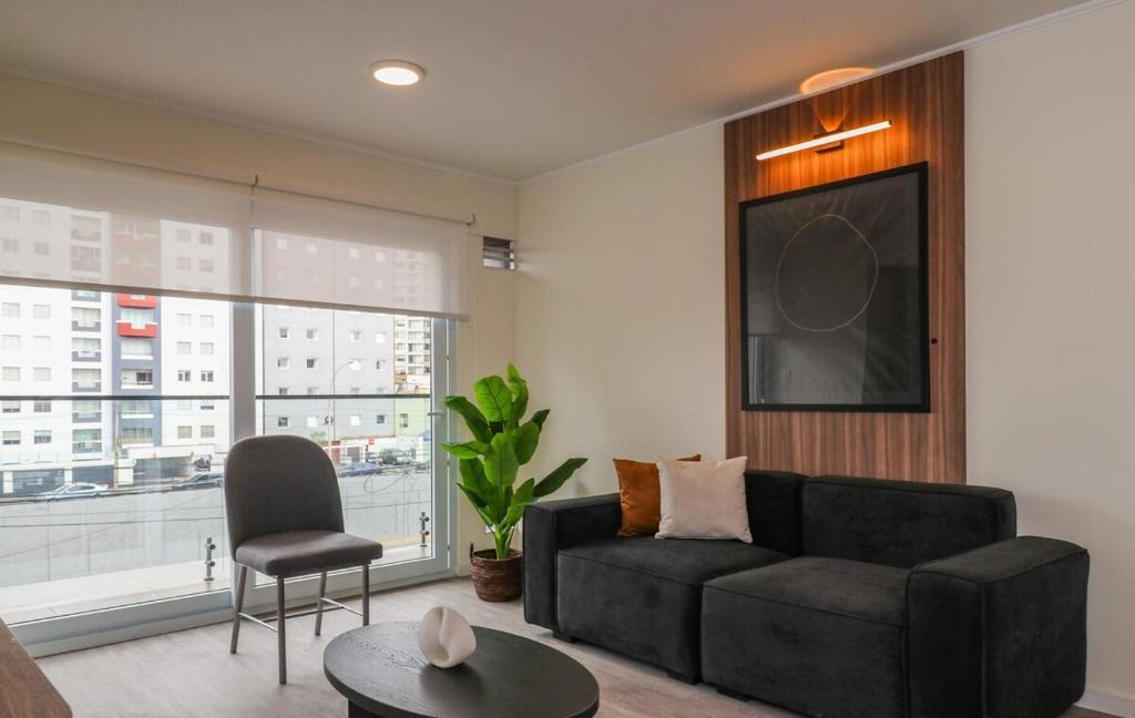 San Antonio Apartment | Bright & Trendy 1BR with Balcony in Miraflores by Geko