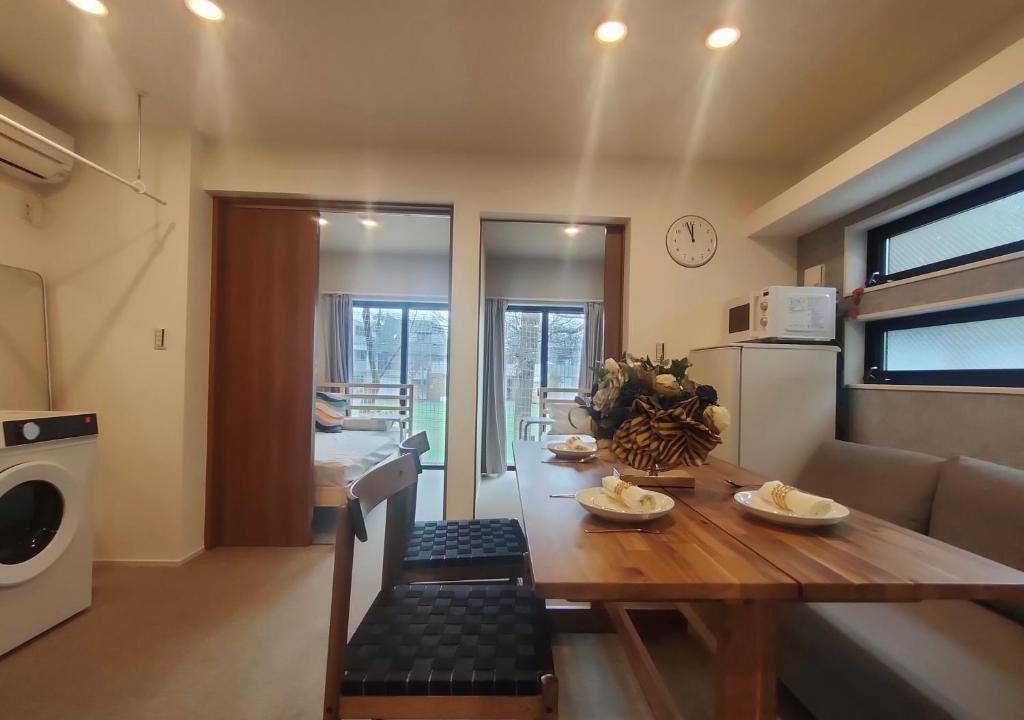 Honmachi Apartment | C3 Shibuya new hotel, 2 bedrooms and 1 living room, 7 mins to ST Max 6P 渋谷全新酒店 全新装修 两室一厅 交通中心 车站7分钟 最大6人 直达新宿 涉谷 表参道 品川 池袋 上野 代代木 银座 原宿