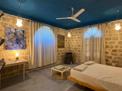 Yusuf as-Sidiq Cabin | Casa Bartash Side Lake View Double Room Blue #2