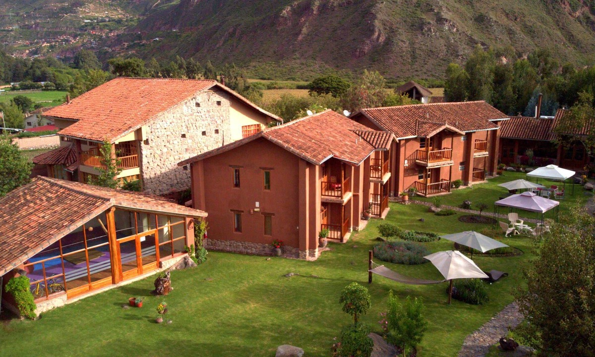 Urubamba Hotel | Charming Classic Room – Ideal for Couples with One Child