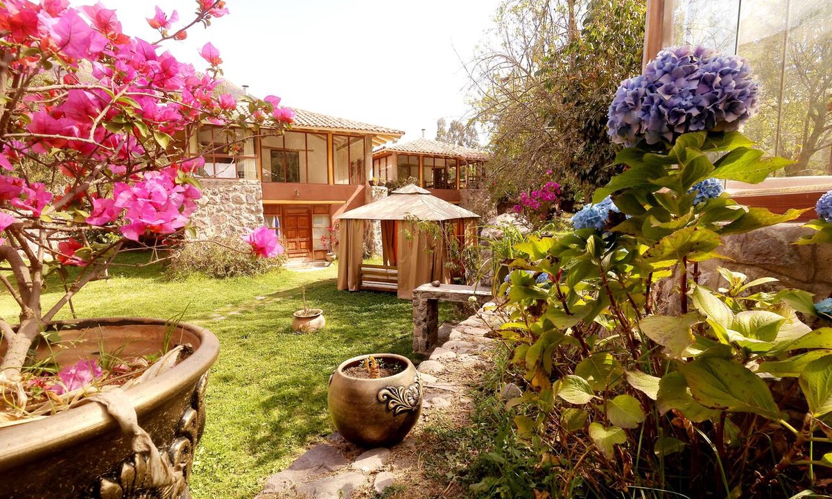 Calca Villa | Comfortable Villa in the Sacred Valley: Hot Tub, Sauna, Views of the Waterfall and Mountains