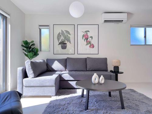 Ozu Apartment | Convenient Ozu Location Bright 4BR Stay by Restavio