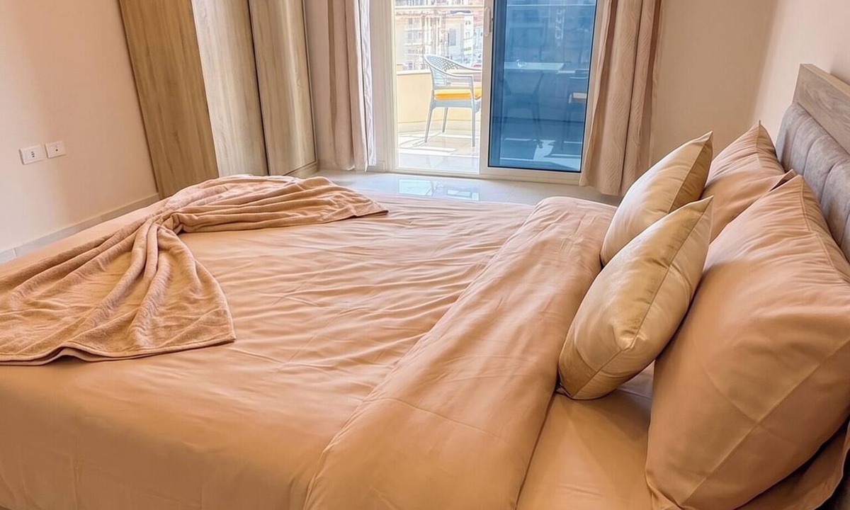Al Haram Bed & Breakfast | Deluxe King Room with Private Balcony & Pyramids View