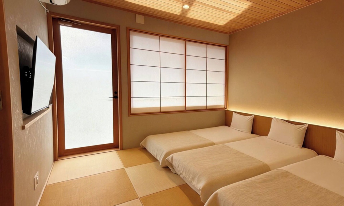 Izumisano Hotel | Deluxe Triple Room | For 3 people nonsmoking wi/Izumisano City Ōsaka