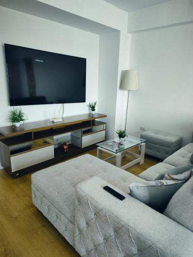 Coronel Gregorio Albarracin Lanchipa Apartment | Depa Bonito en Condominio !