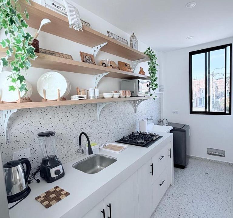 Tacna Apartment | Dpto familiar moderno 2do piso - 2 Hab - 3 camas - wifi - lavadora