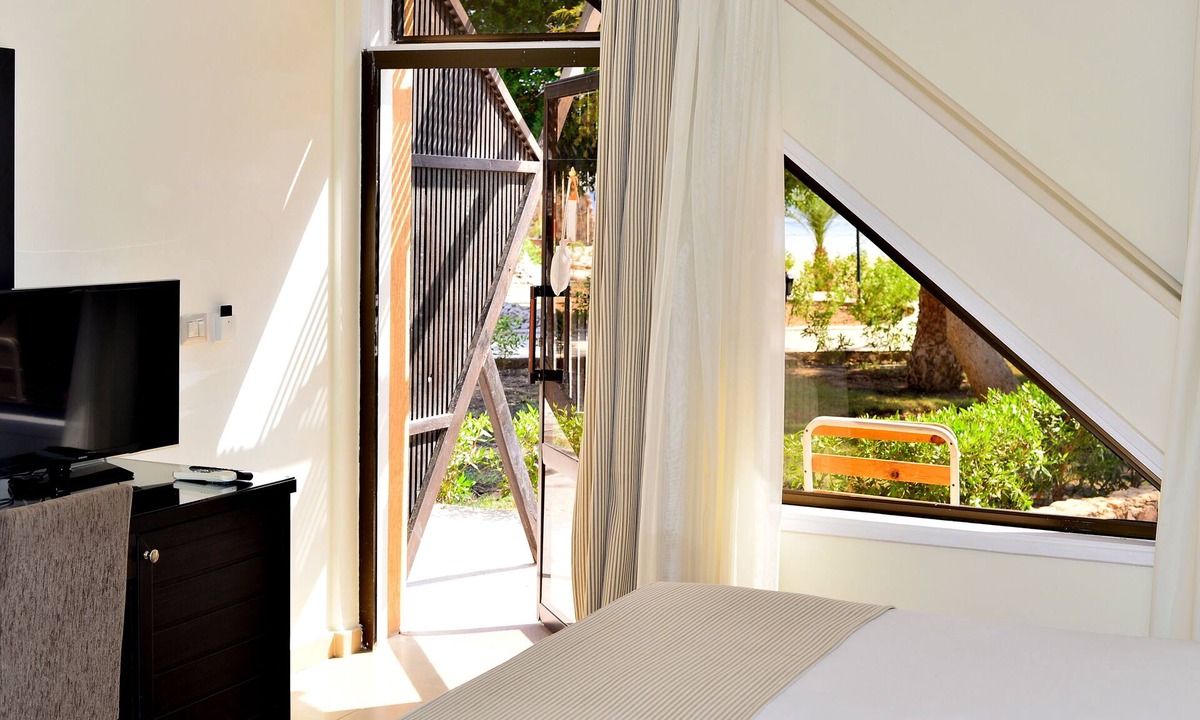 Safaga Hotel | Eagle's Paradise Beach Resort Abu Soma