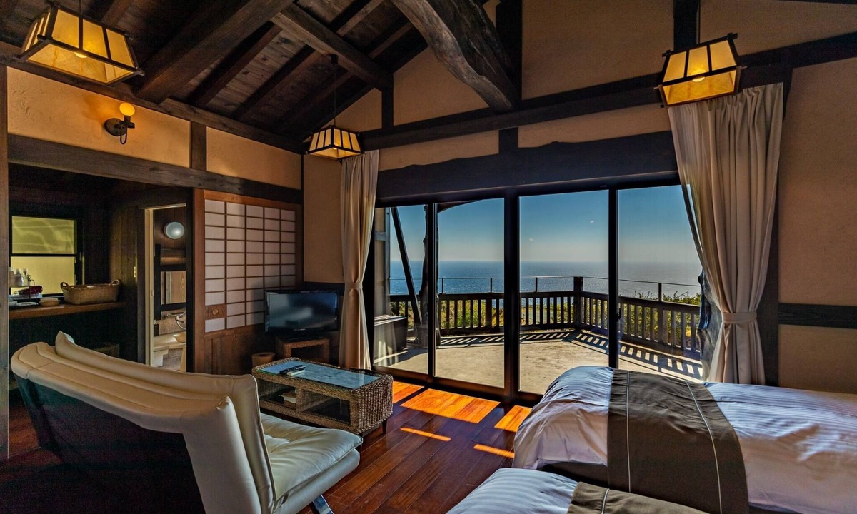 Ihama RV Rental | Enjoy a luxurious time while looking out at the se/Kamo District Shizuoka