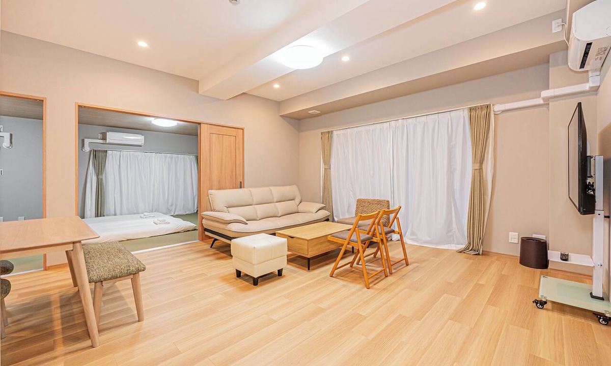 Itabashi Apartment | Enjoy skiing at Copper Mountain, a cozy hideaway with an art studio (pets welcome!)