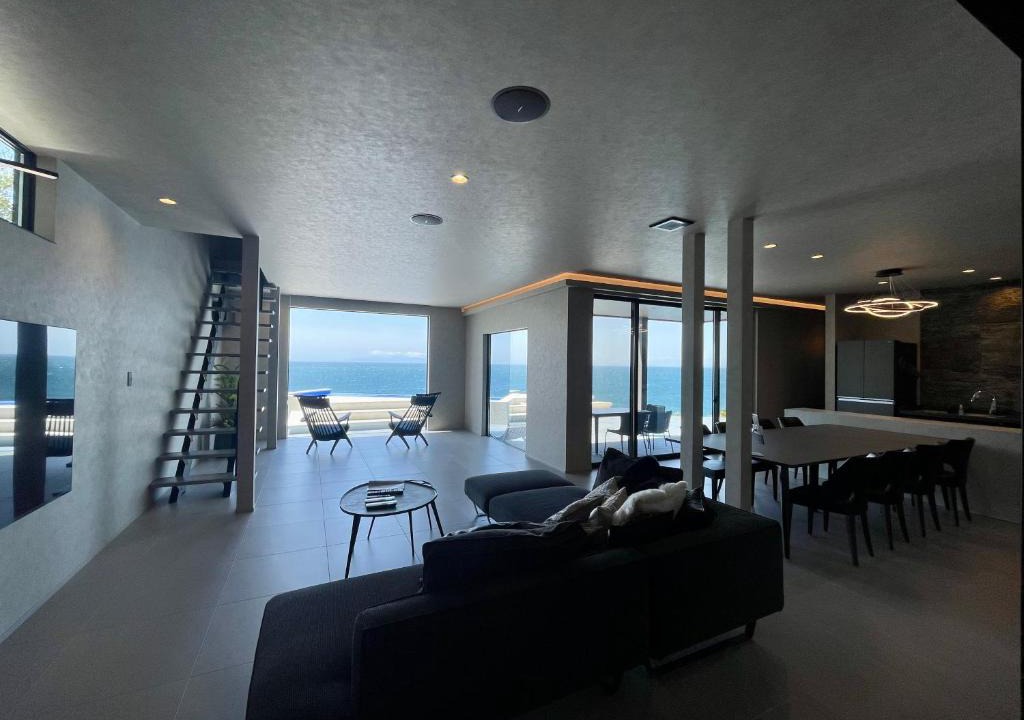Sumoto Villa | eureka awaji 絶景インフィニティプール x 露天温水ジャグジー付きヴィラ