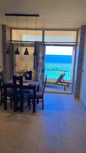 Corniche Road-Dahar Apartment | Evi's Infinity Sea View Apartment