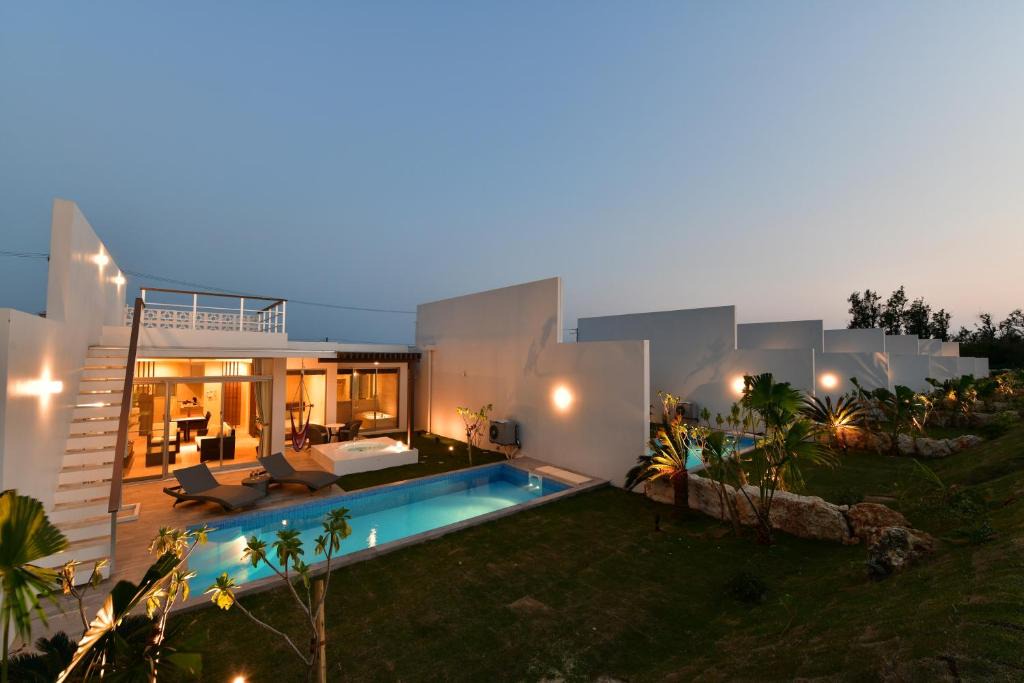 Miyakojima Villa | Feliz Villa Suite Irabujima Sawada