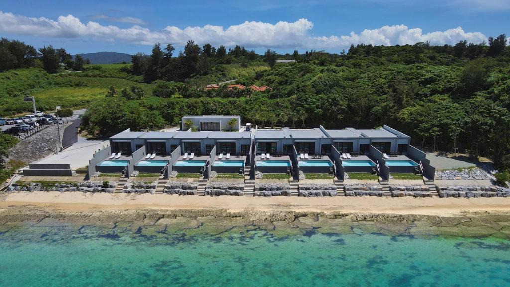 Sumuide Villa | Feliz Villa Suite Kourijima View