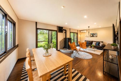 Akakura Onsen Villa | Forest and Stars Akakura Luxe