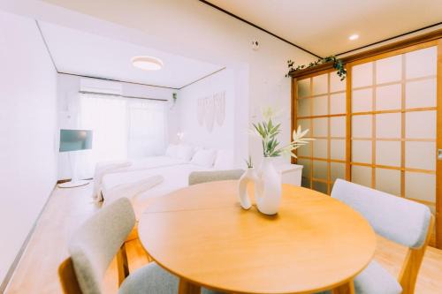 Susakiuramachi Apartment | Fukuoka Nakasu 1BR Apt with Balcony near Nakasu