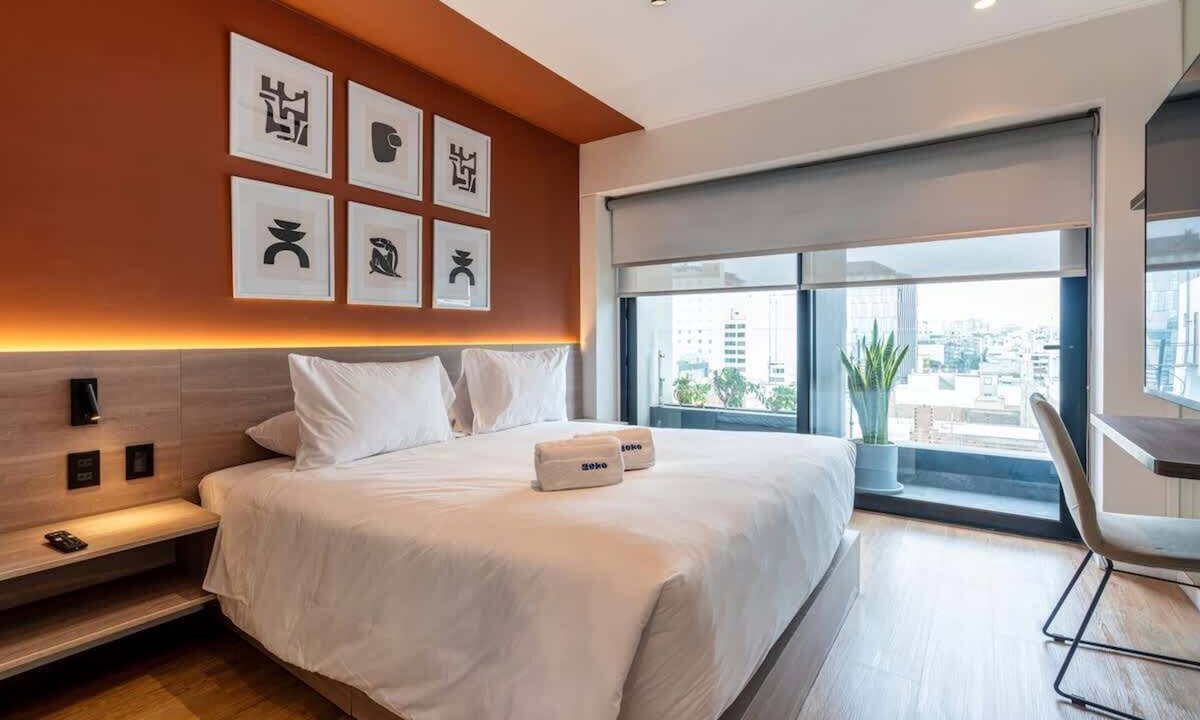 Reducto Apartment | Geko| Artistic 2BR Steps to the Malecón w/Balcony