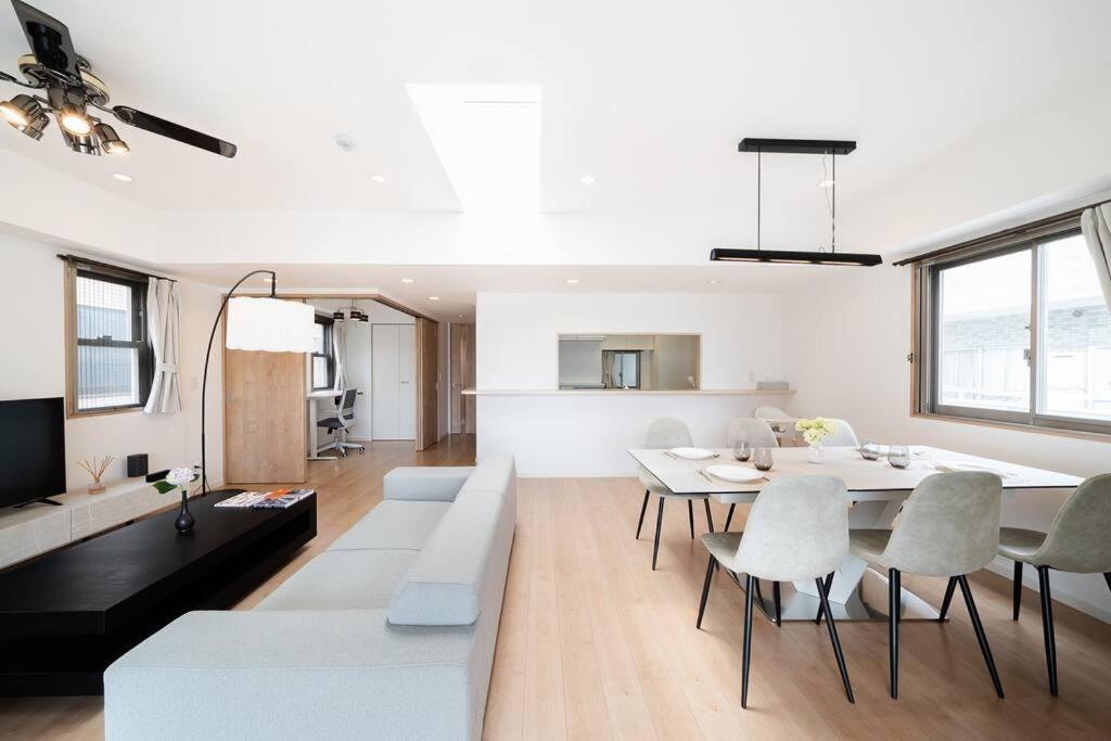 Ota Apartment | Generous Forest 301