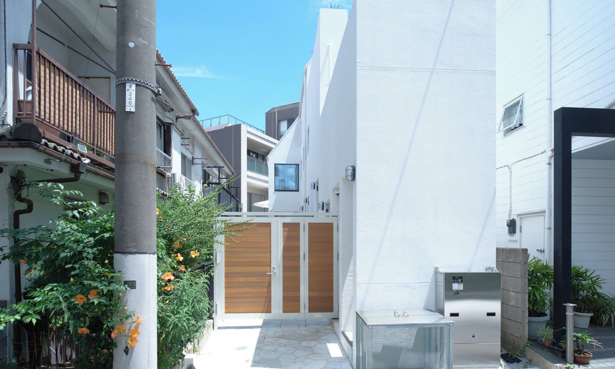 Shinjuku Apartment | Grand Maison Natsumesaka by Tranova