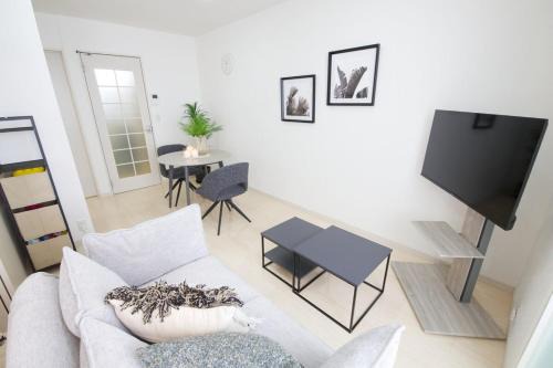 Toyama Apartment | Green Gables B棟 108