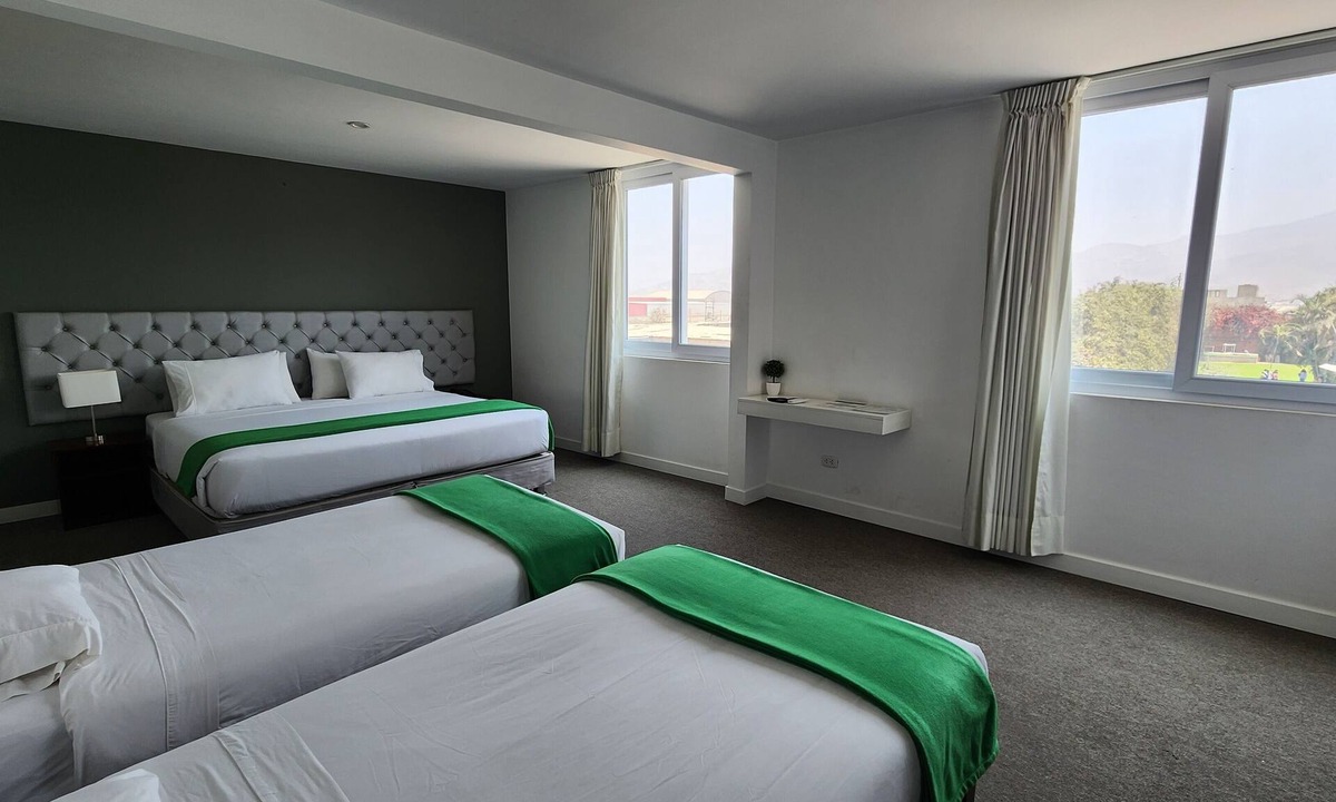 Comas Hotel | Hacienda Lima Norte