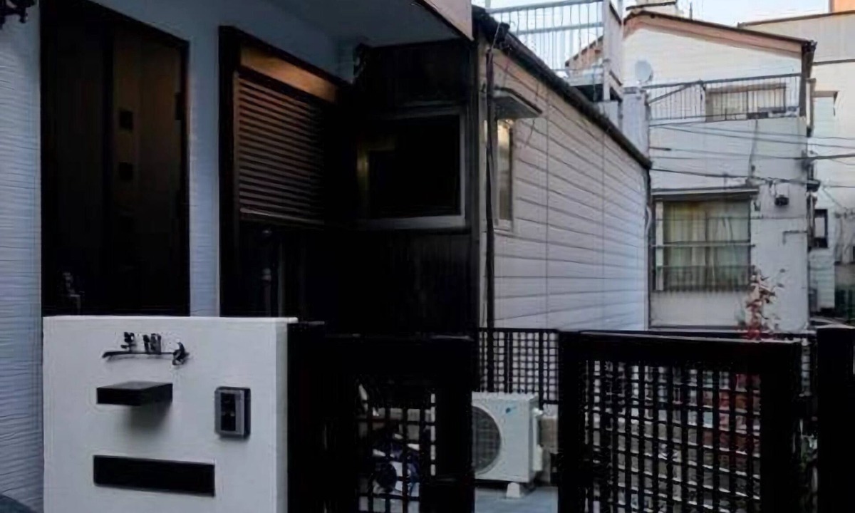 Tenmabashi House | Hanen Hanen] 1 minute from Sakuraomiya Station, 5 minutes by Umeda train, a house with a garden, 5 minutes walk from Sakuraomiya Park, half garden