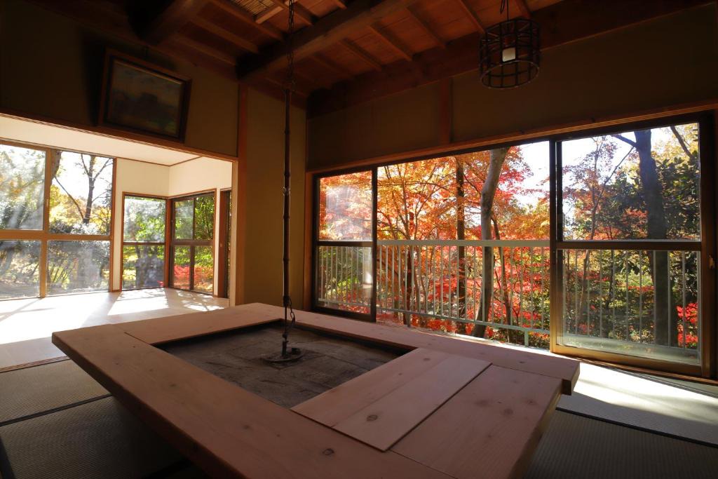 Nara House | HAT byakugoji, Japanese traditional fireplace HAT白毫寺 自然豊富な別荘地にある囲炉裏付き一軒家