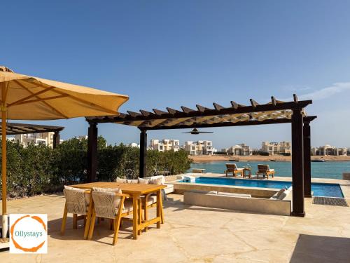 El Gouna Villa | Heated Pool 4BR Villa, Lagoon Front, Ancient Sands - OllyStays