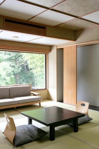 Izu Nagaoka Onsen Hotel | Honjin