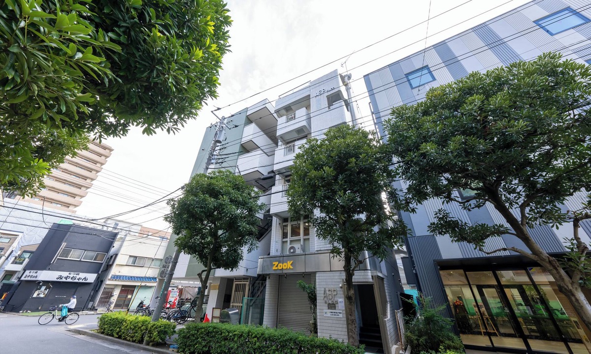 Nishikasai Apartment | Hotaru Tatami flooring