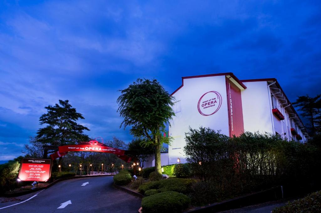 Nishihara Hotel | Hotel Christmas Night at the Opera (Love Hotel)