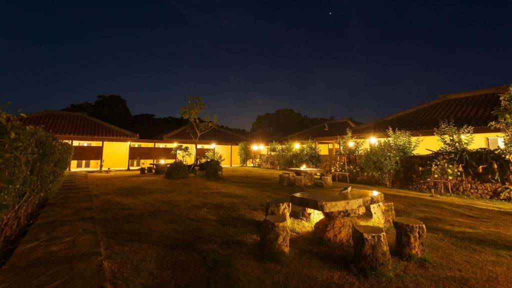 Taketomi-jima Taketomi-cho Hotel | Hotel Peace Island Taketomijima