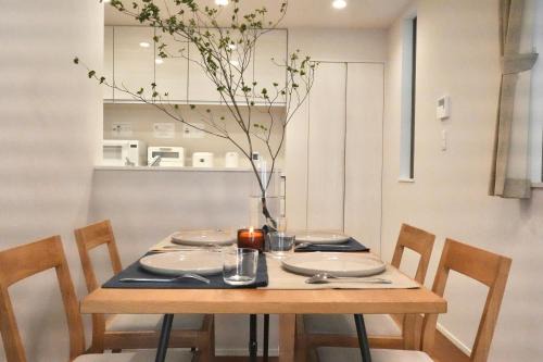 Honmachi Villa | ISSHUKU-渋谷I-Newly Renovated 4BR House-Near Shinjuku & Shibuya-Up to 11 Guests