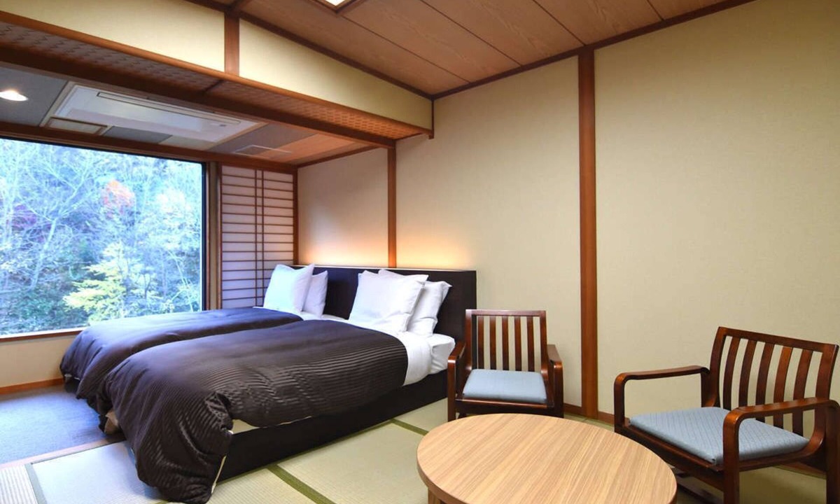Ishikawa Hotel | Itsutsuya