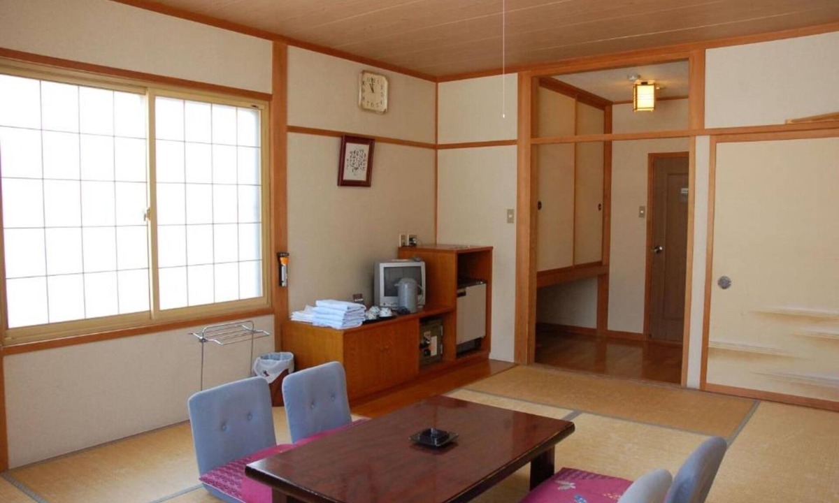 Iida Hotel | Japanese style room available for 5 people/Kitaazumi-gun Nagano