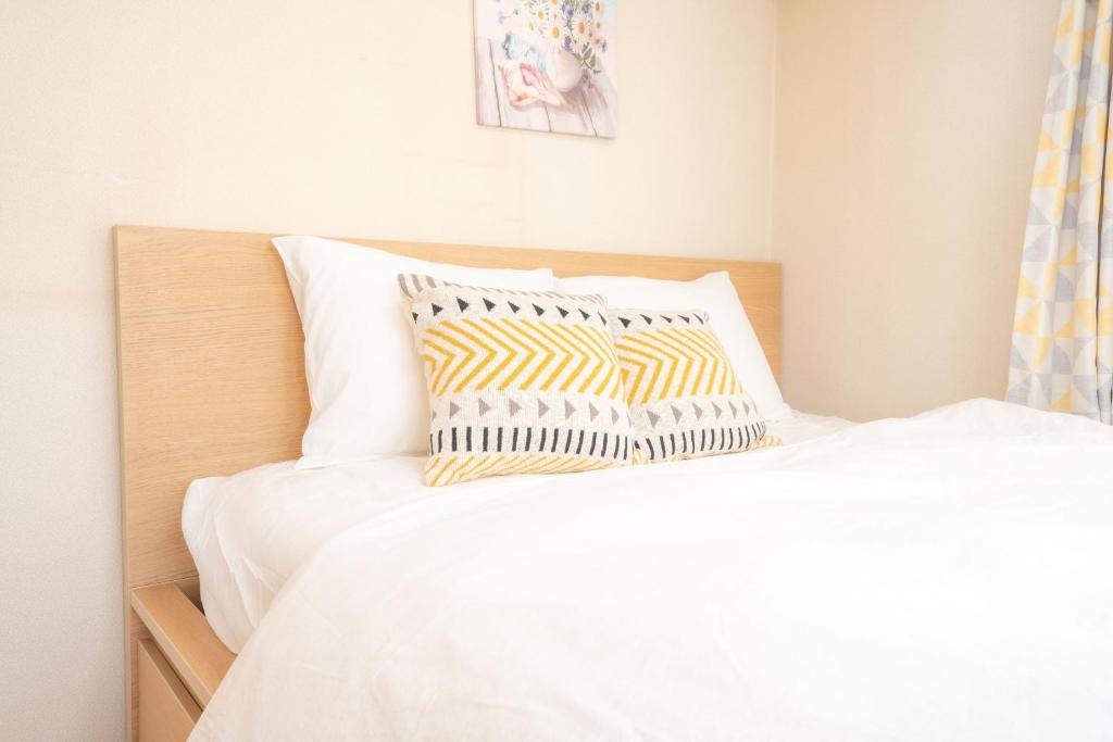 Kamitakada Apartment | Kamitagata House in Nakano Sleeps 7Just Steps from Araiyakushi-Mae Station