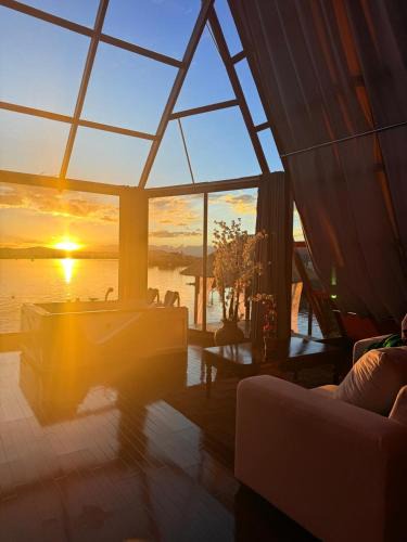 Puno Cabin | KAY PACHA LODGE Uros