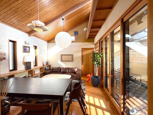 Matsumoto Apartment | Konrai Loft - Contemporary Calm, Walkable Matsumoto