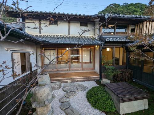 Kushimoto Villa | KOZA River House 湯川邸