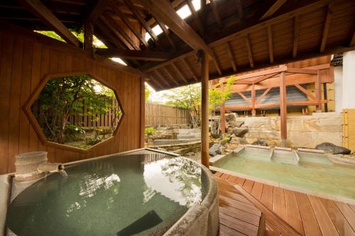 Hanashiki Onsen Hotel | Kusatsu Onsen Hotel Village