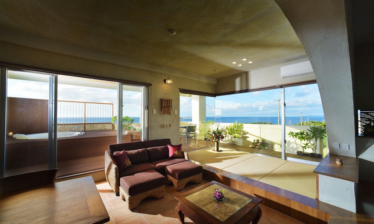 Nakijin House | La casita kouri island