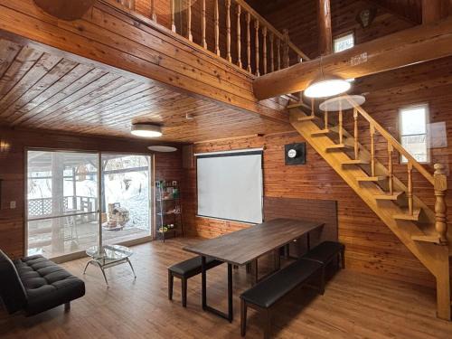 Tsumagoi Villa | Lala's Riverside Cabin