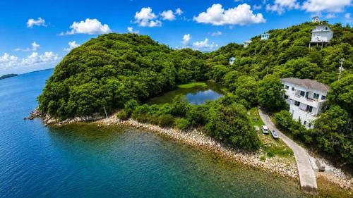 Hinasecho Hinase Villa | Large Beachfront Island Villa Sleeps 12 Ideal for Groups