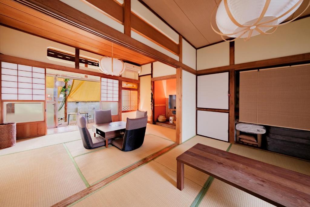 Fuchu House | Laughter