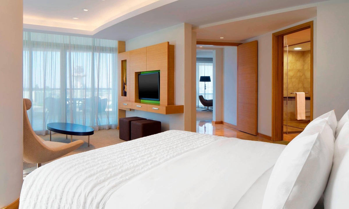 An-Nuzhah Hotel | Le Méridien Cairo Airport