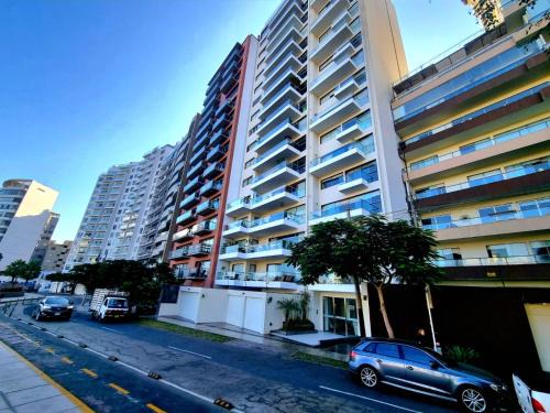 Armendariz Apartment | LimaTOP SeaView Balcony King Miraflores 3B 402