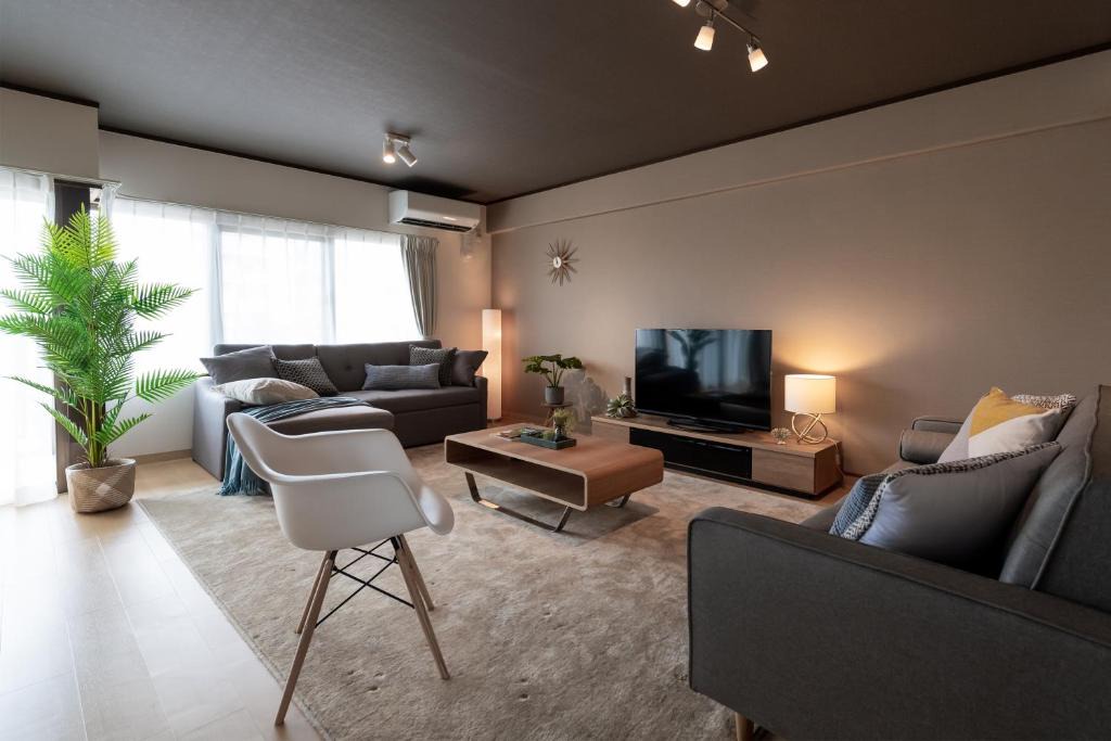 Ginowan Apartment | Little Santa