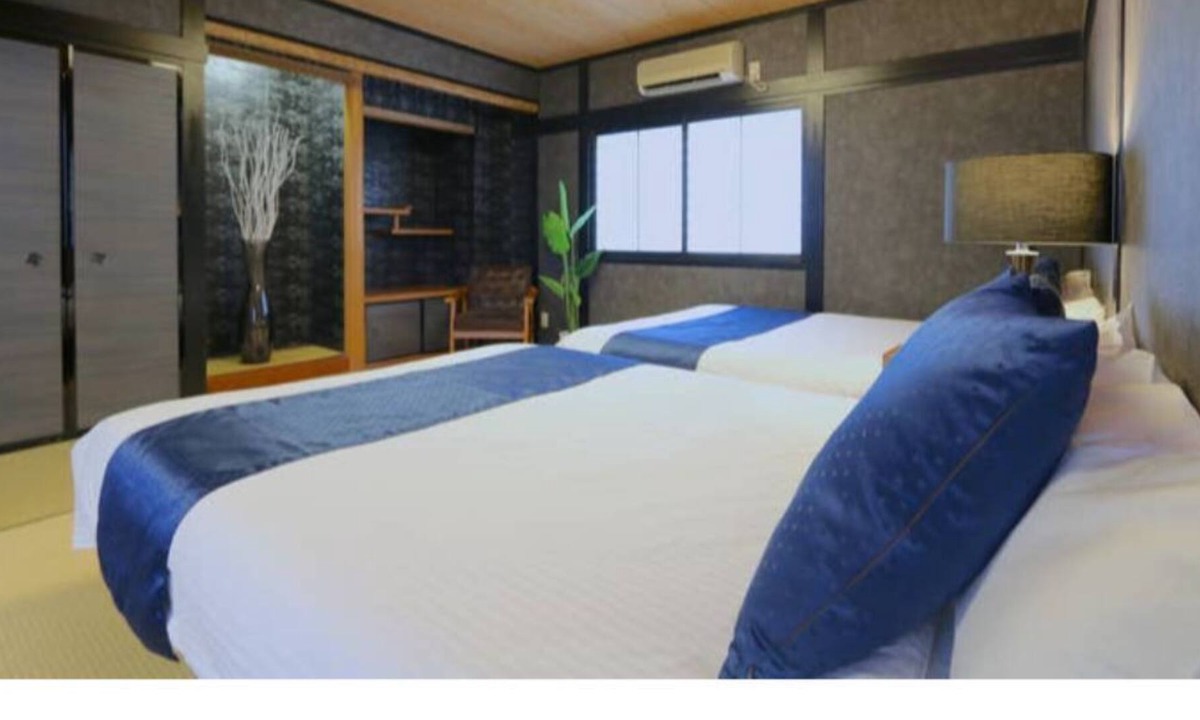 Nakazakicho Apartment | [Liz2] Walking distance from Umeda Osaka Station! 50㎡ With parking! Accommodates 7 people / 1 minute walk from Nakazakicho Station